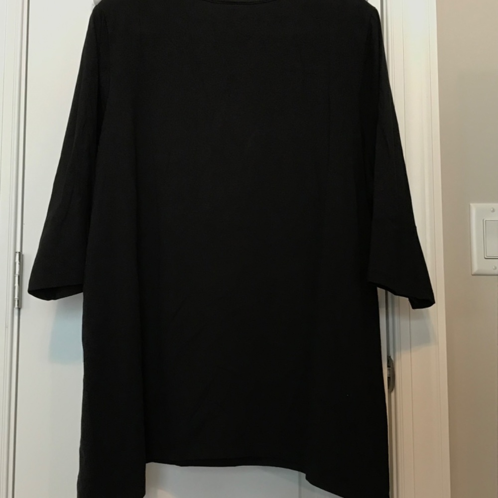 QF black 3/4 sleeve v-neck tunic embellished with rhinestones (2X) - Picture 3 of 8